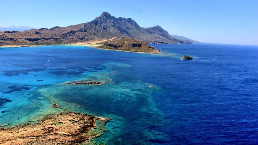 Chania/Almyrida: Balos Gramvousa Day Trip with Boat Ticket - Food, shade, and comfort on a 12-hour sun day