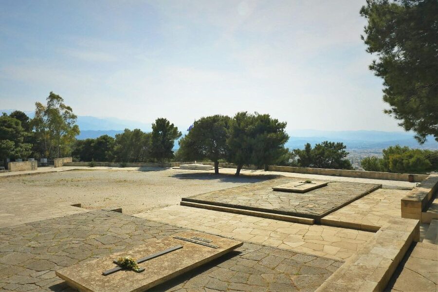 Chania Highlights:Venizelos, Stavros, Agia Triada & Marathi - Getting Oriented Over Chania from Venizelos Graves