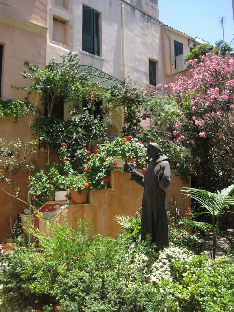 Chania Old City Walking Tour - Languages and guide style: George and an easy-to-follow flow