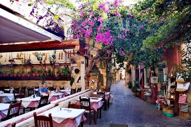 Chania old town and around private tour (price per group of 6) - Venizelos Graves: the view you’ll remember