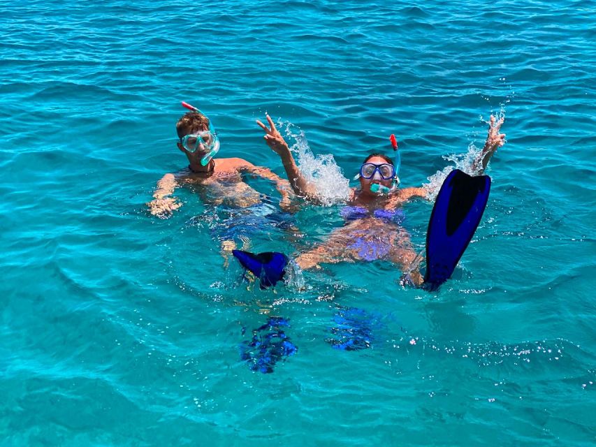 Chania: Private Day Catamaran Cruise with Swimming and Meal - Food and unlimited drinks: Mediterranean meal that fits a sea day