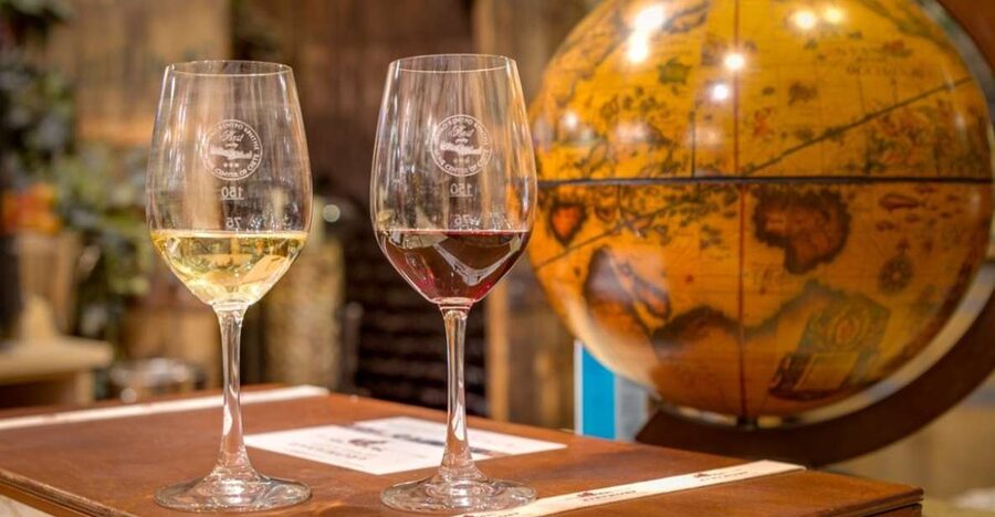 Chania: Private Guided Food and Wine Walking Tour with Lunch - Wine Seminar in Chania: four Cretan wines with a sommelier
