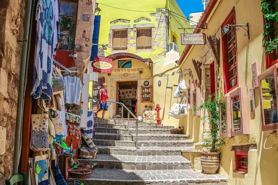 Chania Walking Food And Wine Night Tour - The guide makes or breaks this kind of night