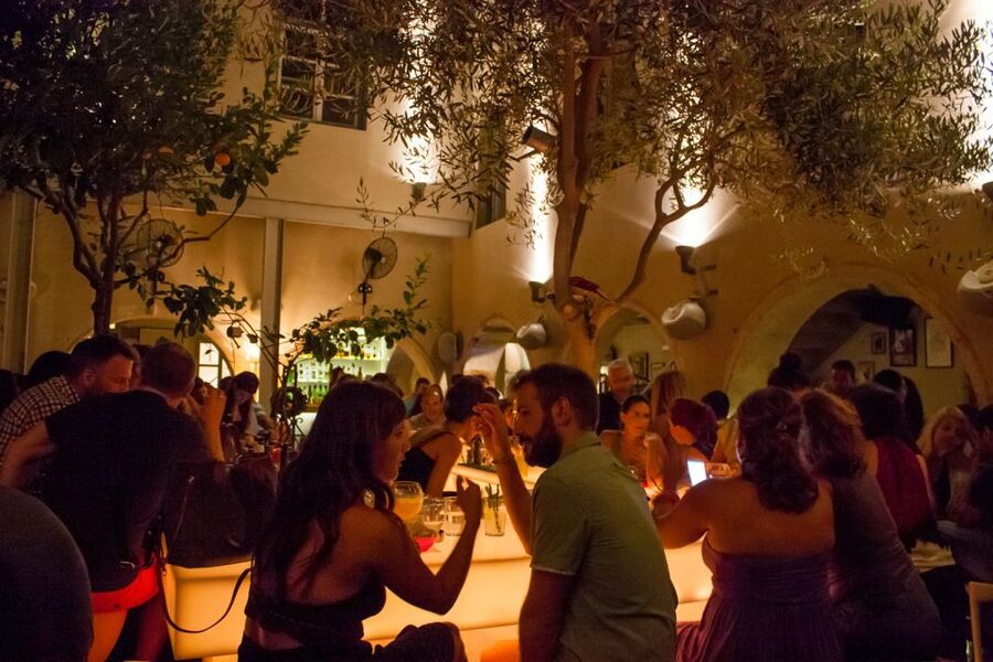 Chania: Wine, Food, and Sunset Tour with 3-Course Dinner - Meeting point and the first “easy win” (Kydon Hotel area)
