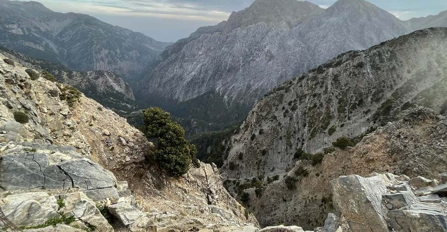 Crete: White Mountains Preserve Day Tour - Photo stops and off-road scenery: Meskla and the viewpoint run
