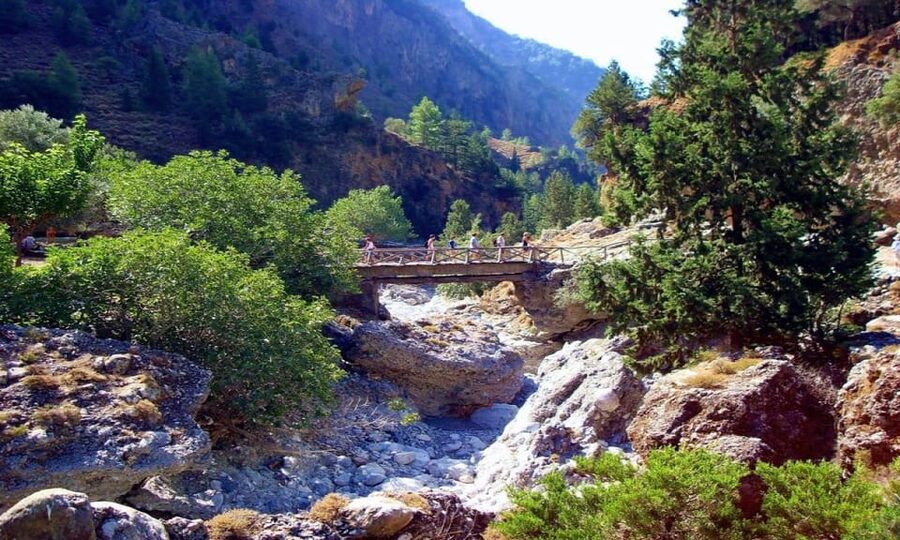 From Chania/Rethymno: Samaria Gorge Easy Way - From Chania and Rethymno: How the Pickup Shapes Your Day
