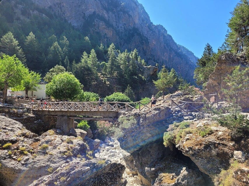 From Chania: Samaria Gorge with Professional Hiking Guide - Omalos breakfast: a small stop that can make or break your pace