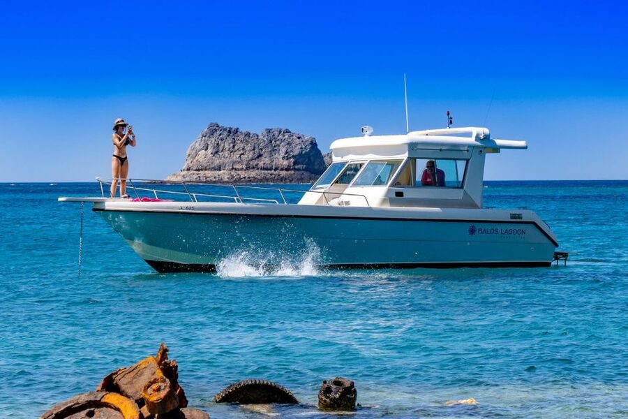 From Kissamos: Private Boat Cruise to Historic Pirate Island - The 1968 Shipwreck Area: Why It Adds Depth to the Day