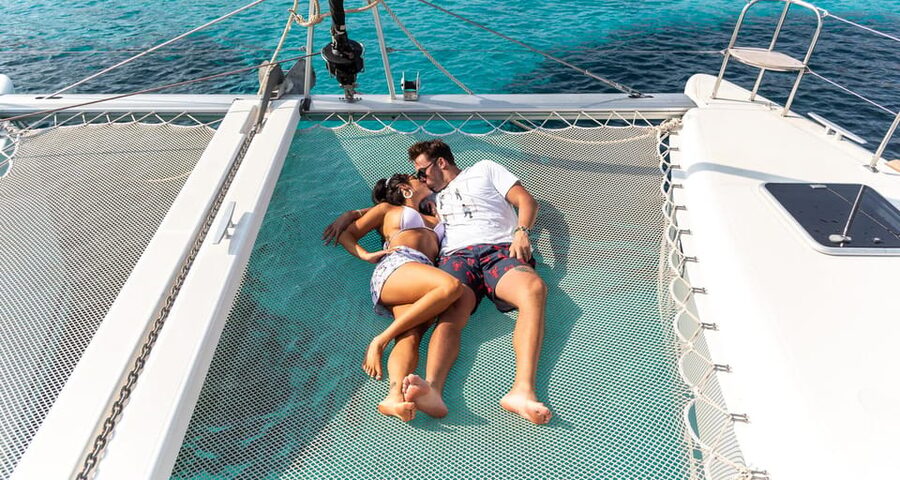 Kissamos: Balos & Gramvousa Luxury Catamaran Sailing Cruise - Sailing to Balos: Sunbeds, Snacks, and Beating the Crowds