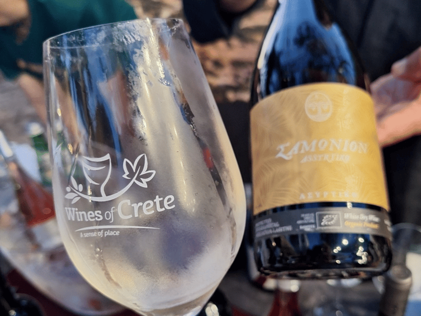 La Canée : dégustation de vins en français - Mezze maison: why the food pairing changes the mood