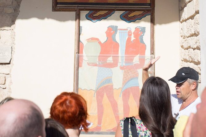 Minoan Crete from 3.000 BC: Knossos Palace & Museum with Wineries from Chania - Stop 5: Old Venetian Harbor of Heraklion walk (45 minutes)