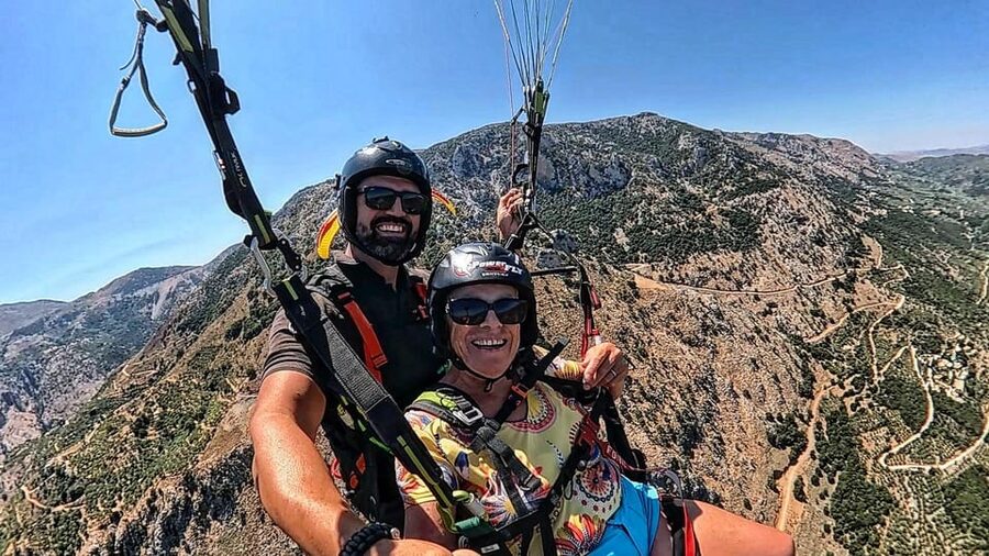 Paragliding in Chania - Meet Your Pilot: What Communication Feels Like in the Air