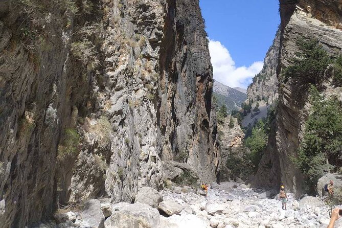 Private Roundtrip Transfer from Chania to Samaria Gorge Park - Ferry back to Chora Sfakion: why 17:30 is the anchor