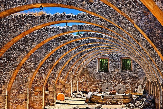The 7 Villages of Apokoronas Tour – Explore East Chania Mainland - Stop 1: Stilos coffee at a kafenio (where the day starts slow)